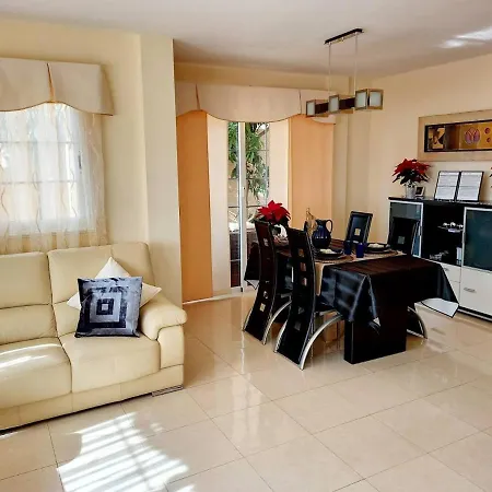 Nancy Tenerife Sur * غراناديا دي أبونا