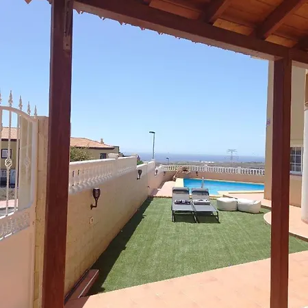 Nancy Tenerife Sur * غراناديا دي أبونا